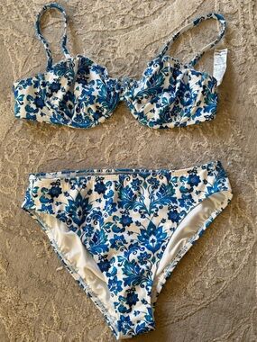 New Venus blue white floral bikini top / 34d /36c / bottoms -8